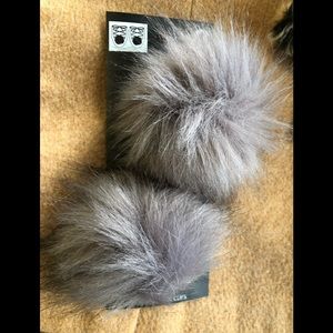 Guess shoe Pom Pom , shoe clips ,